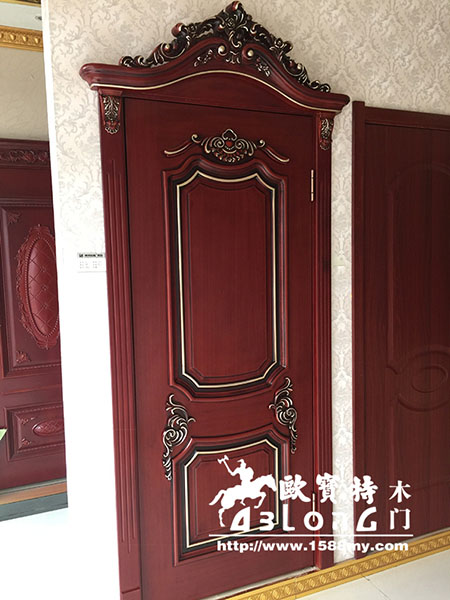 而不同的实木烤漆门生产工序不同_吉德网 普通实木烤漆门下单的时候是往往最多的颜色一样,款式花型一样,唯独不一样的就是尺寸大小不一样,这对于批量生产的厂家来说,只要一开始下好料,那么后期整个生产流程和工序就会很快。而不同的实木烤漆门生产工序不同,就好比:普通木纹纸皮实木烤漆门生产工期18-20天,白色混油实木烤漆门生产工期15-18天,然而木皮实木烤漆门生产工期在23-25天,装板外扣线生产工期在28-30天,这是正常实木烤漆门生产周期。 对于样品实木烤漆门之所以比正常工期晚几天是因为样品门颜色不一样,工艺不一样,尺寸不一样,花型不一样,而整个